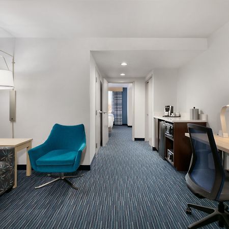 Holiday Inn Express Hotel & Suites Norfolk Airport By Ihg Exterior photo