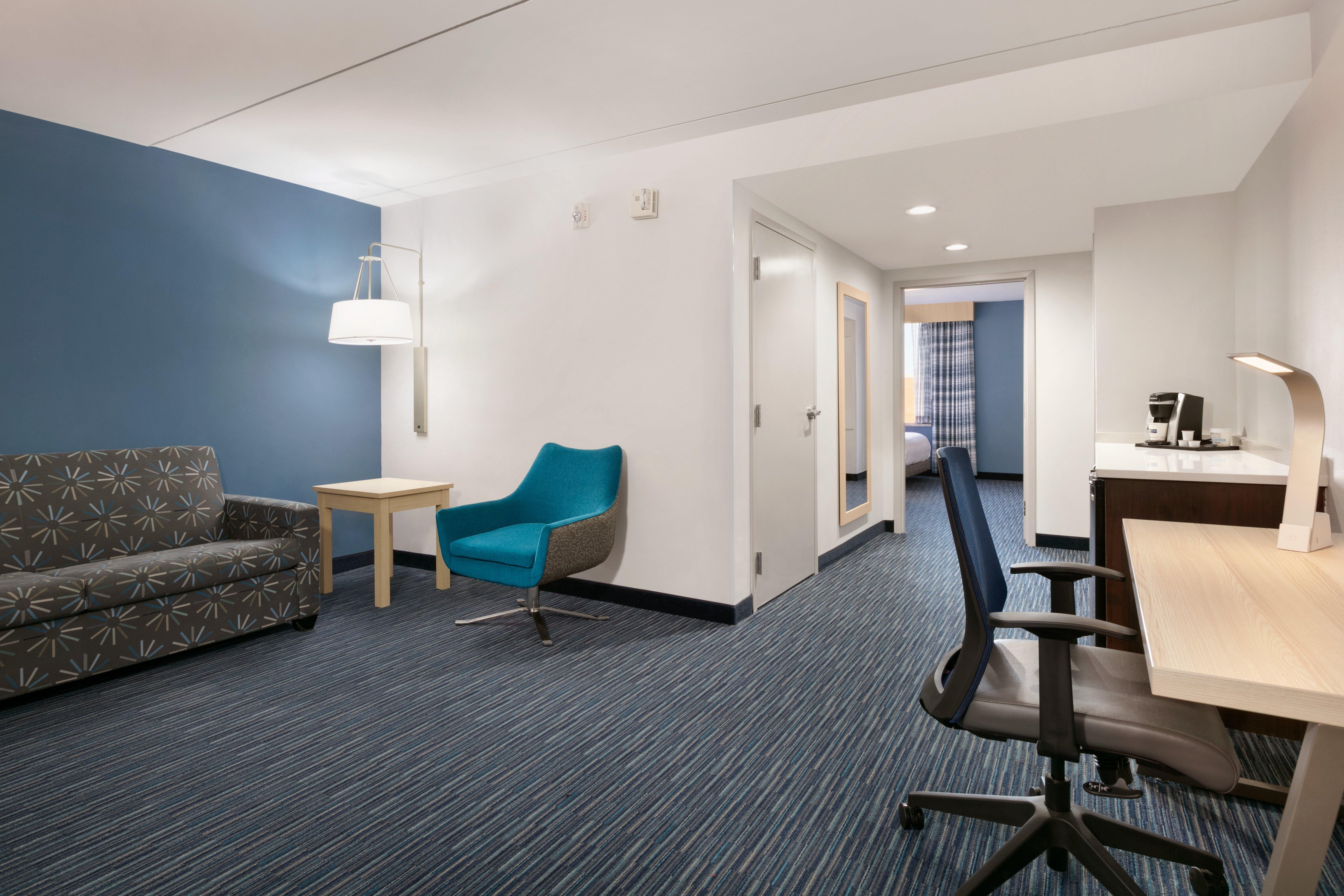 Holiday Inn Express Hotel & Suites Norfolk Airport By Ihg Exterior photo