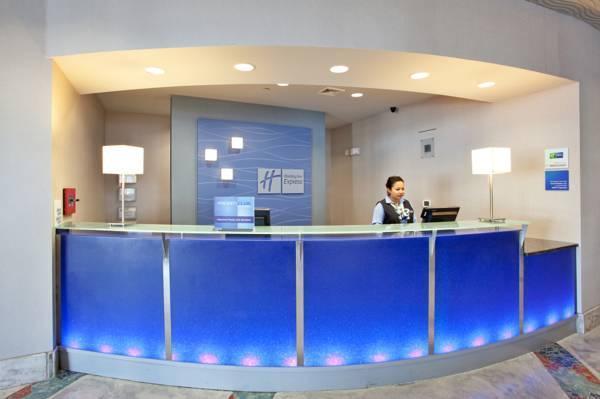 Holiday Inn Express Hotel & Suites Norfolk Airport By Ihg Exterior photo